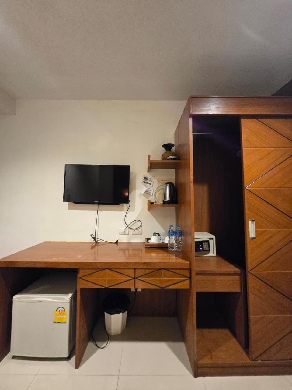 TV and multimedia, Kitchen or kitchenette, hair dresser, minibar, wardrobe