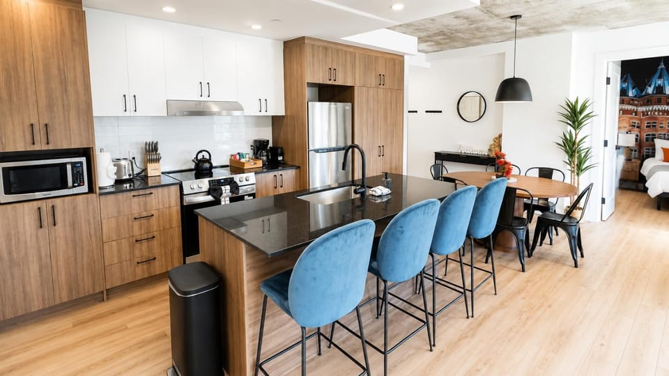3BR Condo & 2 Bathrooms 10 min Old Quebec AC Apartment in Quebec City
