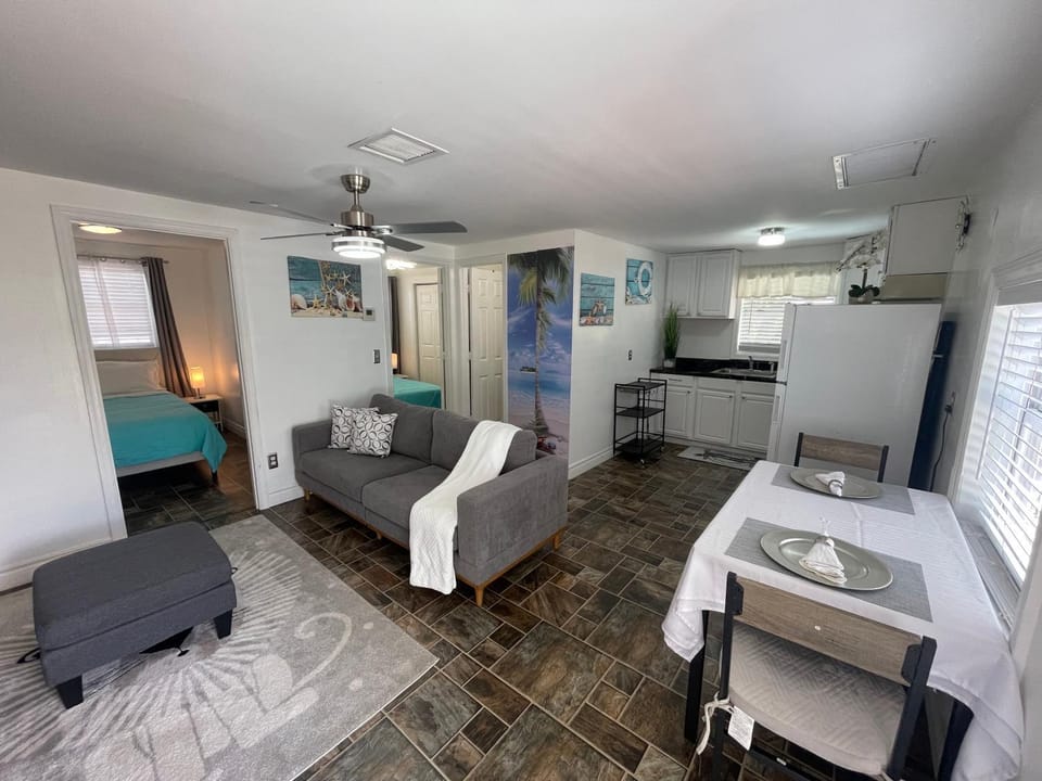 Kitchen or kitchenette, Living room, Dining area, Bedroom