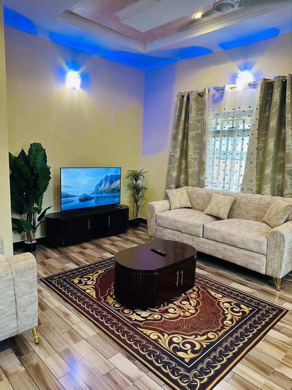 TV and multimedia, Living room, Seating area