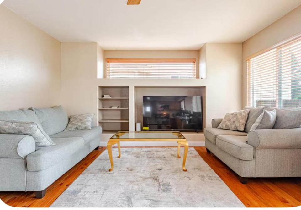 Luxury Retreat - Double Room Bed and Breakfast in Aurora