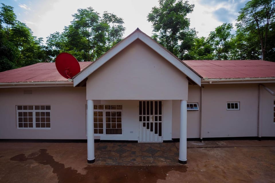 Akupu homes-Kilimanjaro view,10pax Breakfast Apartment in Tanzania