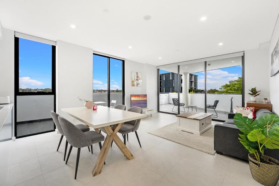 MAR2302W l Modern Bright 2 Bedroom Stay In Marrickville Apartment in Marrickville