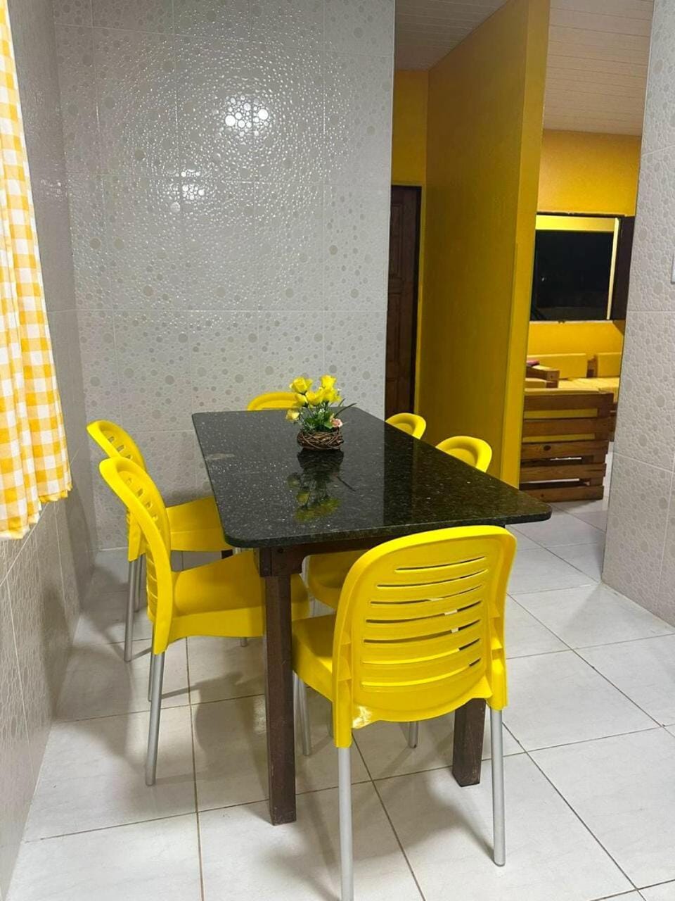 Seating area, Dining area