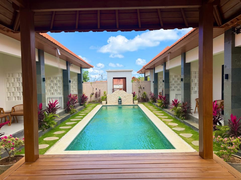 Property building, Day, Garden, Garden view, Pool view, Swimming pool, Swimming pool