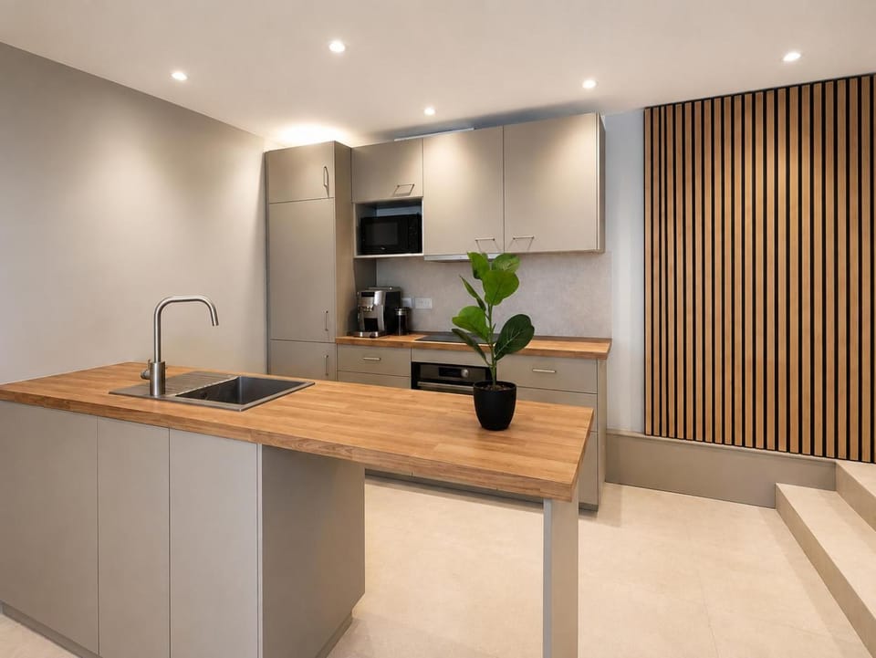 Kitchen or kitchenette, Lounge or bar