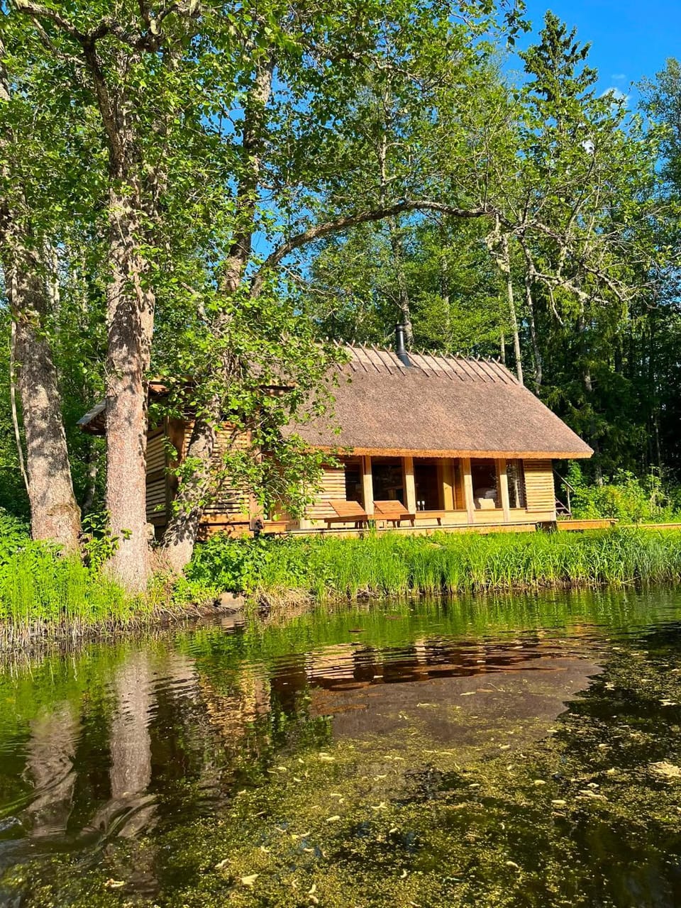 Property building, Nearby landmark, Spring, Day, Natural landscape, Garden, Garden view, Lake view, River view