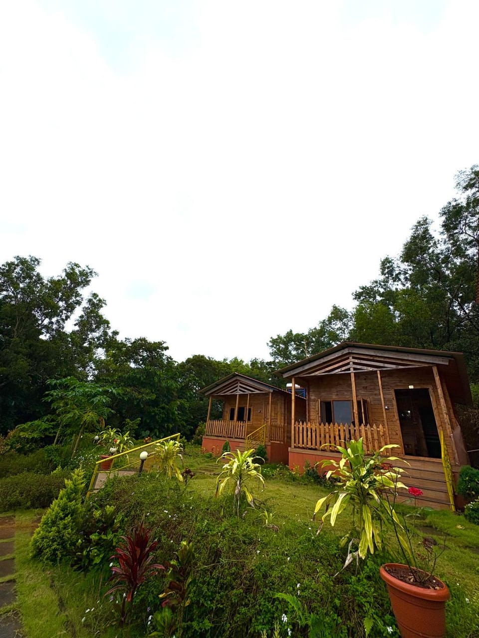 Property building, Natural landscape, Garden view