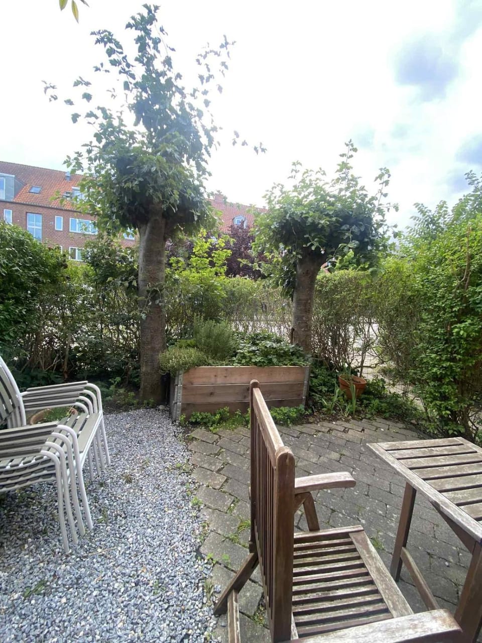 Cozy central apartment with garden & free parking Apartment in Frederiksberg