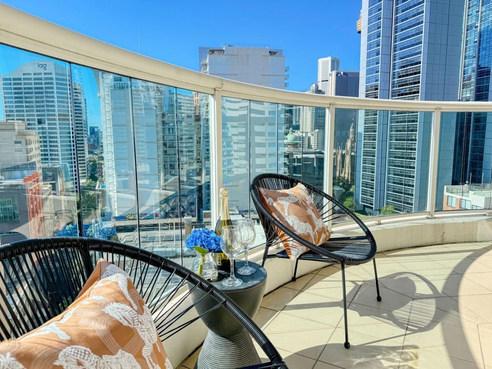 Stunning Darling Harbour Views, Heart of City Apartment in Sydney