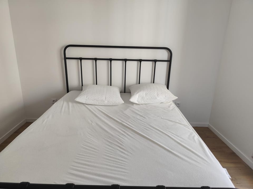 Cosy 3 Piece Furnished Appartment Le Blanc Mesnil Apartment in Drancy