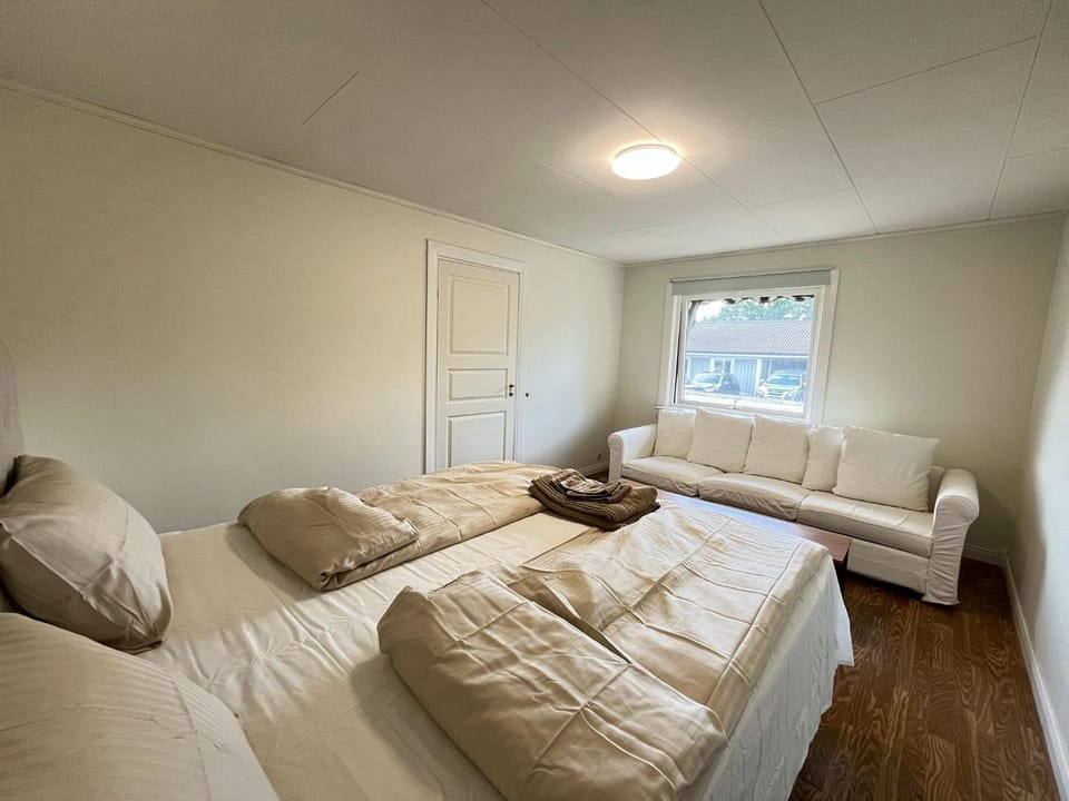 Casa Lumière Vålberg, family rooms with gym Vacation rental in Sweden