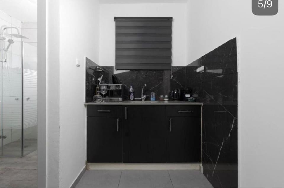 Apartment 8 with Shared Garden Apartment in Eilat