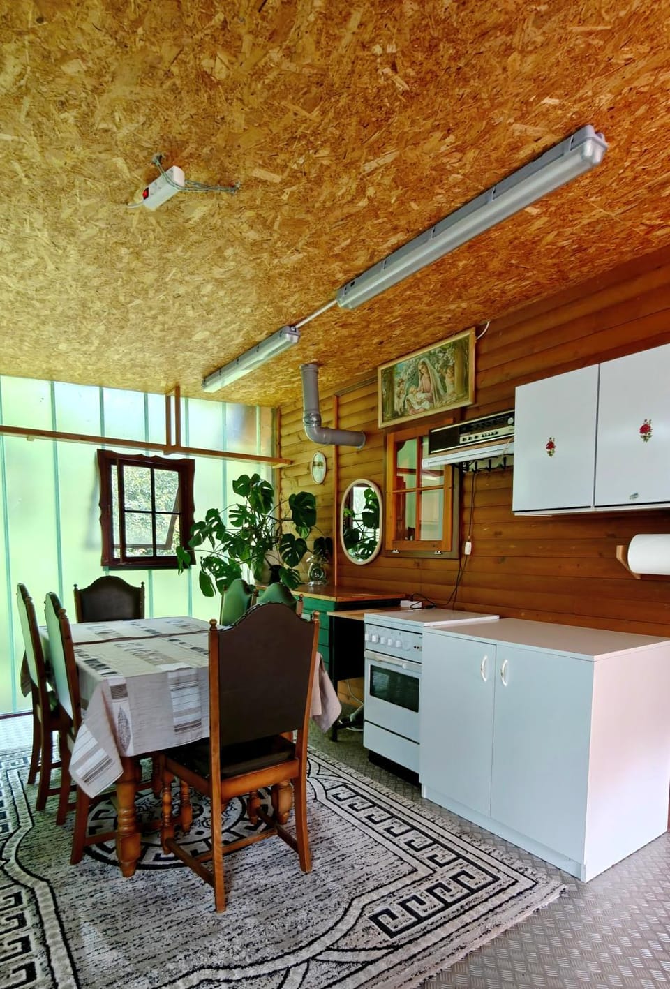 Seating area, Dining area