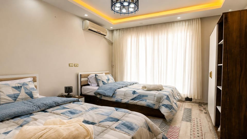 Elegant 3BR Stay - Prime Location B8 Apartment in Cairo Governorate