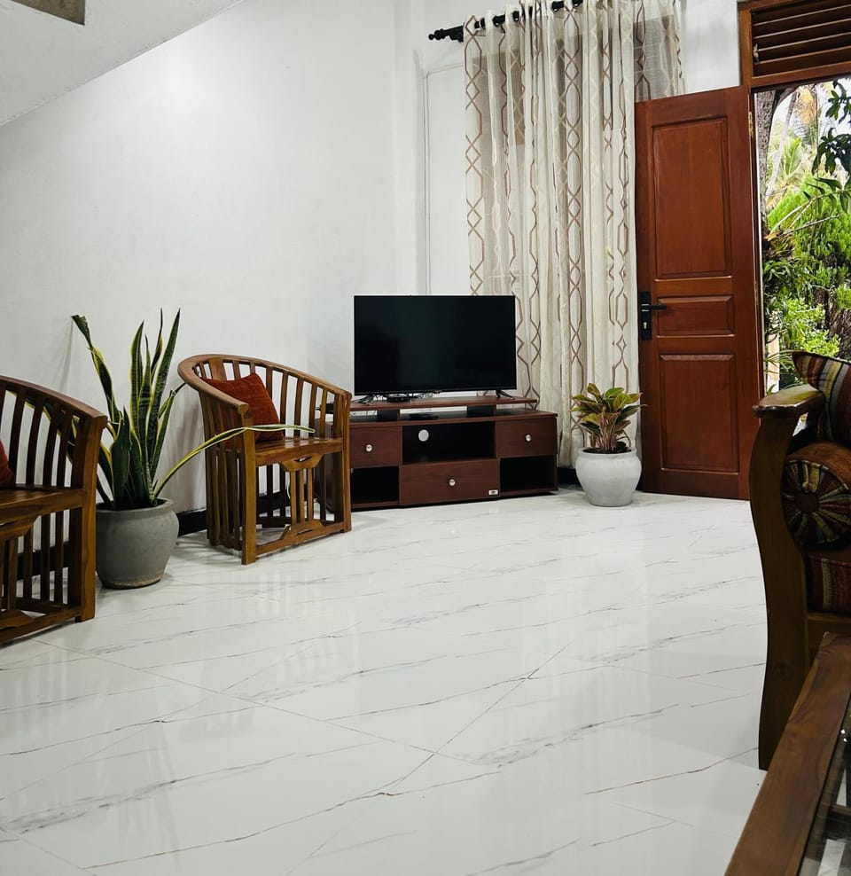 Communal lounge/ TV room, TV and multimedia, Evening entertainment