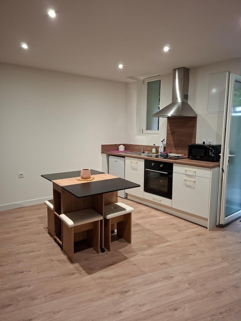 Kitchen or kitchenette, stove
