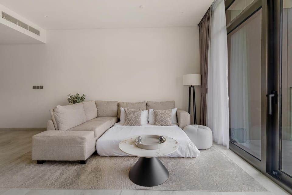 Bed, Living room, Photo of the whole room, Seating area, towels