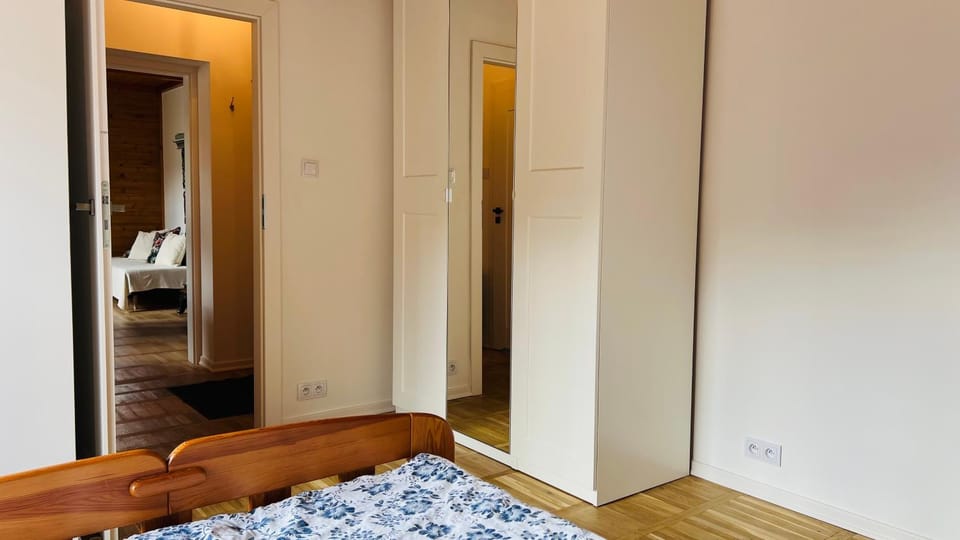 Bedroom, wardrobe