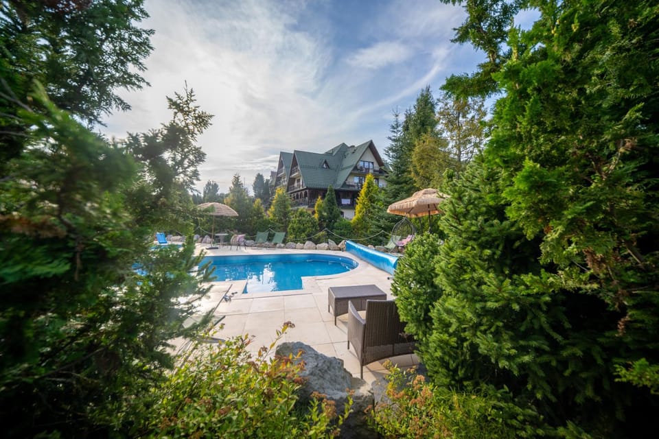 Property building, Swimming pool