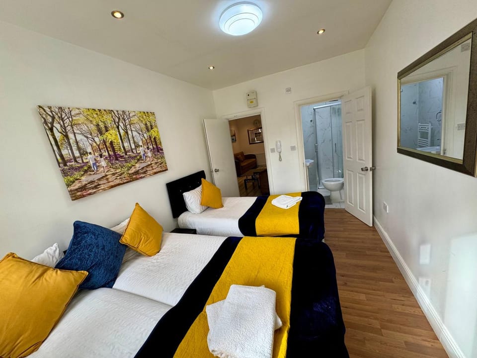 TV and multimedia, Photo of the whole room, Bedroom