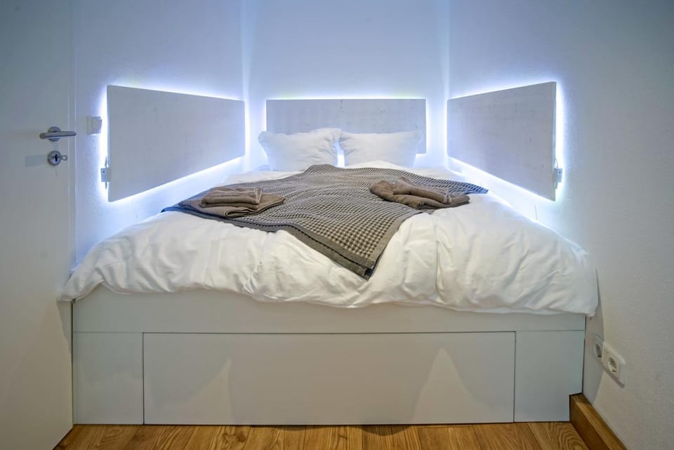 Bed, Bedroom
