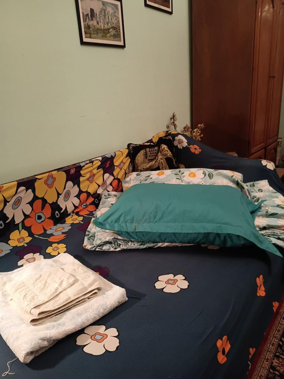 Bed, Decorative detail, Bedroom
