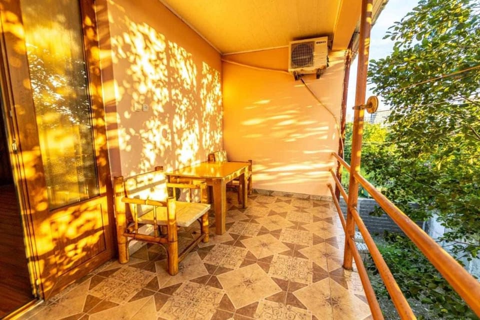 View (from property/room), Balcony/Terrace, Garden view