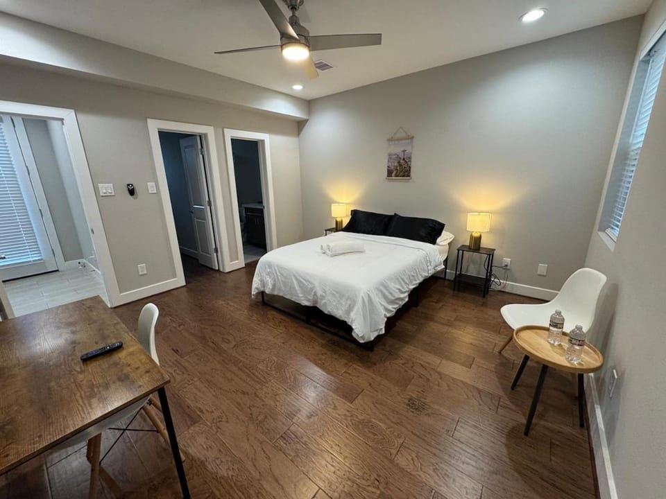 Charming Private Room Minutes From Downtown Vacation rental in Harris County