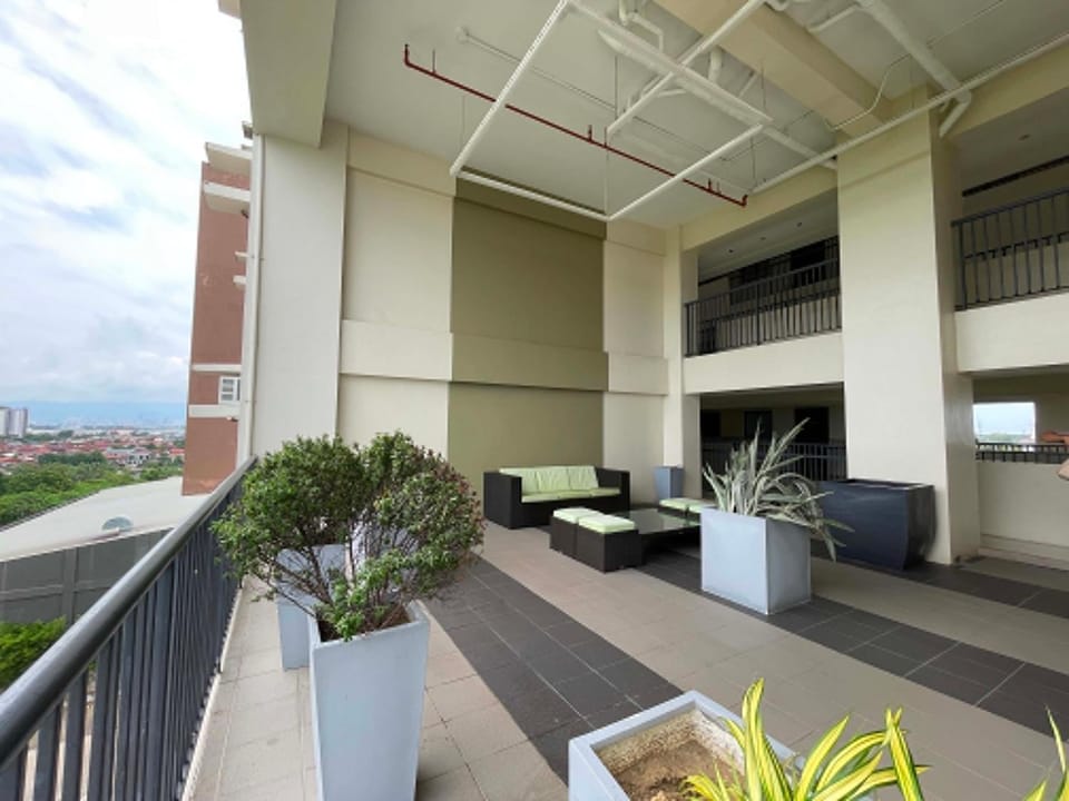 Property building, Balcony/Terrace, Seating area