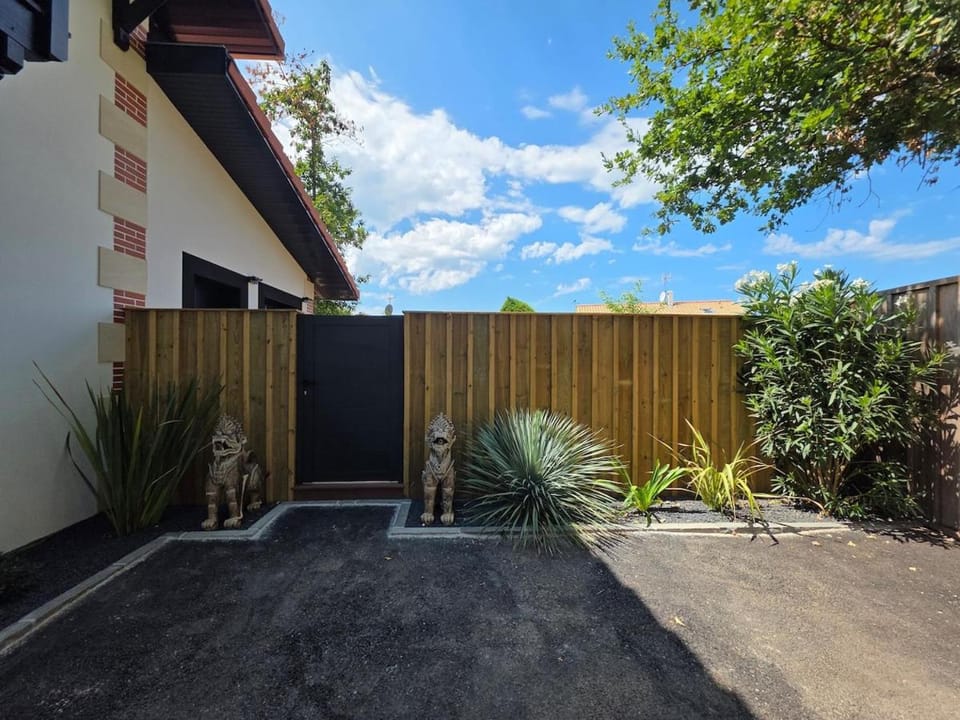 maison indépendante, 30m carré, entrée privée parking sécurisé Apartment in La Teste-de-Buch