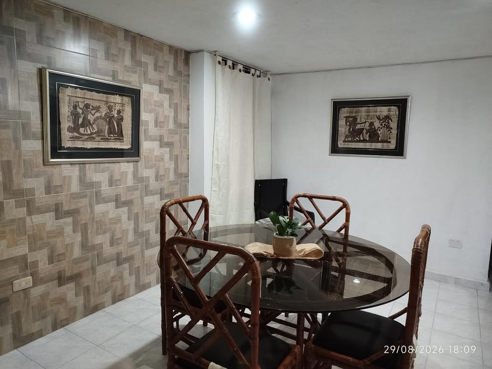 Apartamento 2B Edificio Iroka Frente al Mar en el Rodadero de 2 habitaciones FULL AIRE - INTERNO Apartment in Gaira