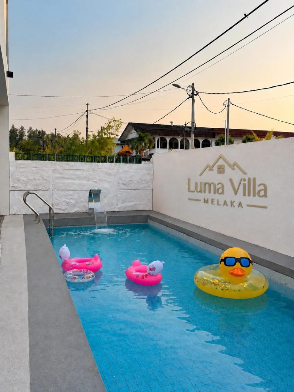 Luma Villa 7Bedroom Swimming pool KTV BBQ Snocker Kids Playground Villa in Malacca