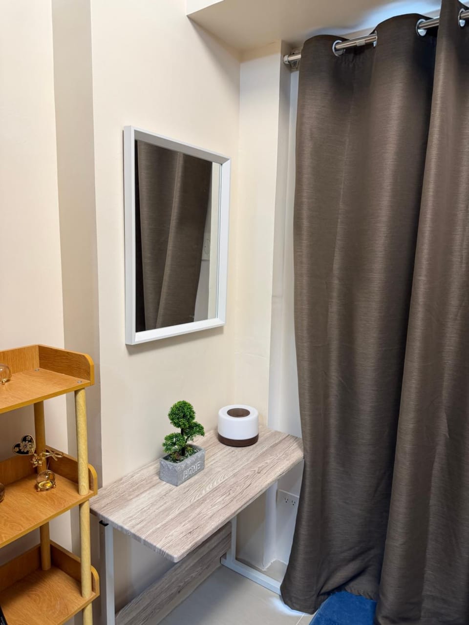 Property building, Balcony/Terrace, air conditioner