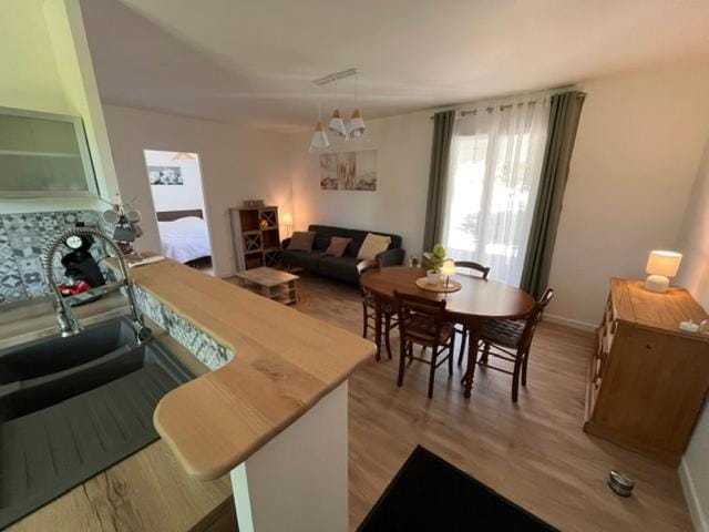 Charmante maison avec terrasse et jardin arboré House in Auvergne-Rhône-Alpes