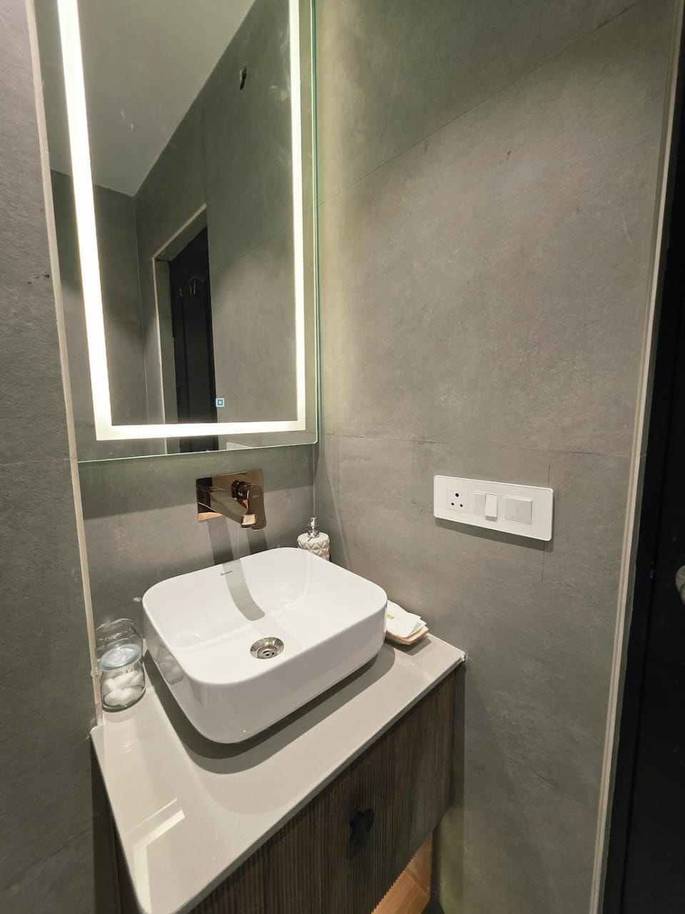 Horizon Hues16 Stay Relax Admire the View Apartment in Uttar Pradesh