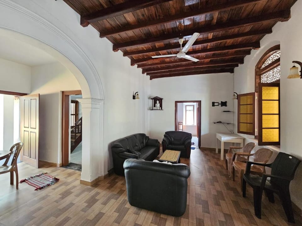 Hill crest villa Villa in Hikkaduwa