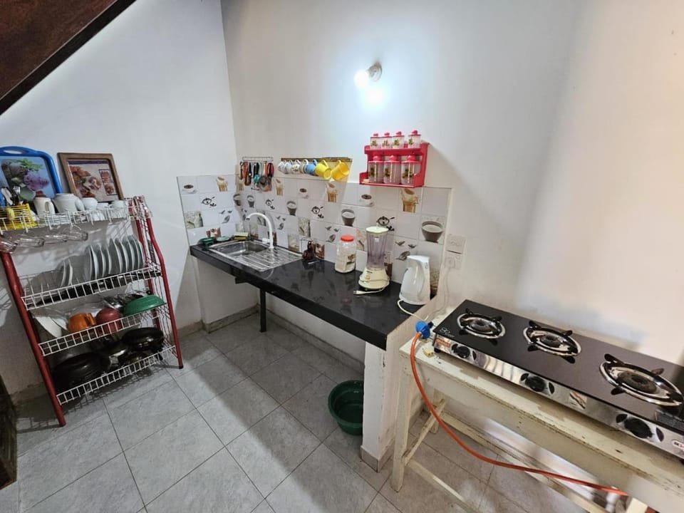 Hill crest villa Villa in Hikkaduwa