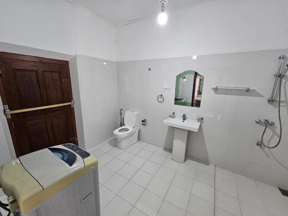 Hill crest villa Villa in Hikkaduwa
