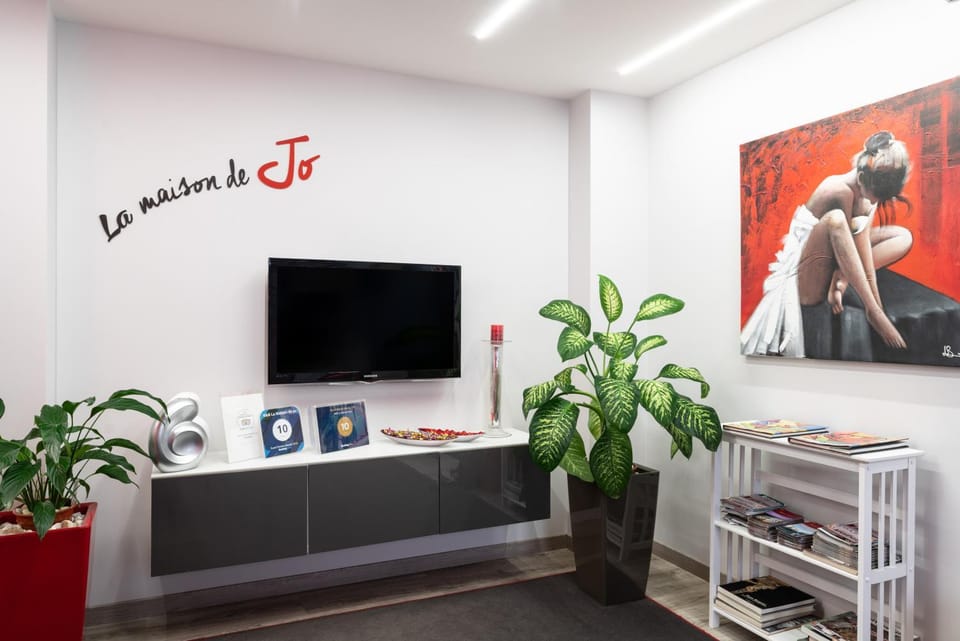 Communal lounge/ TV room, TV and multimedia, Lobby or reception