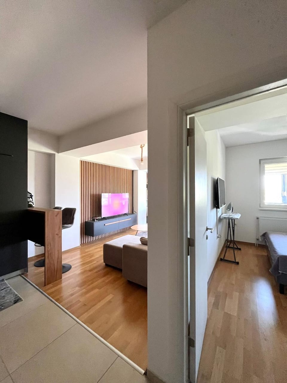 Living room, Photo of the whole room