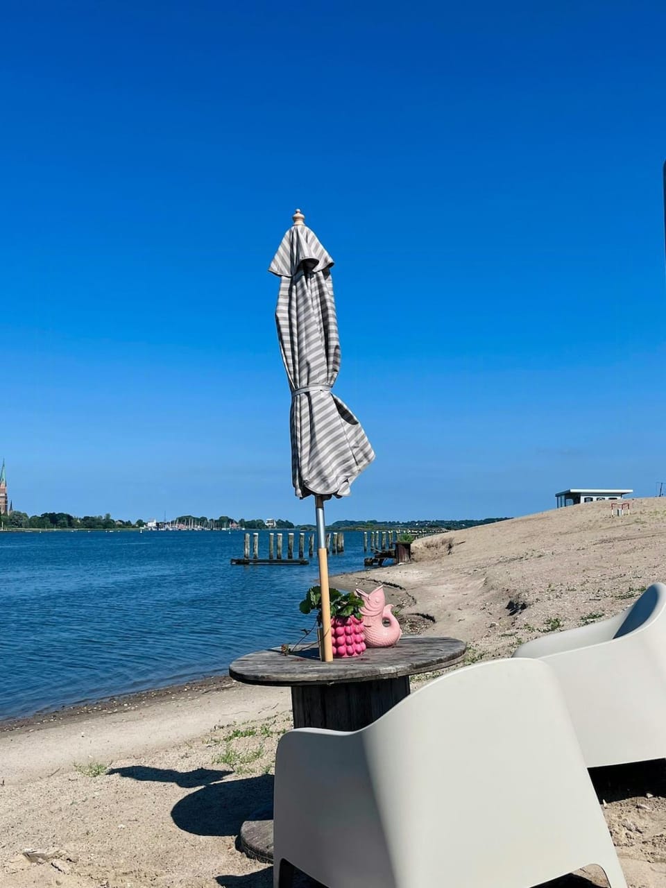 Hausboot mit Panoramablick Docked boat in Schleswig