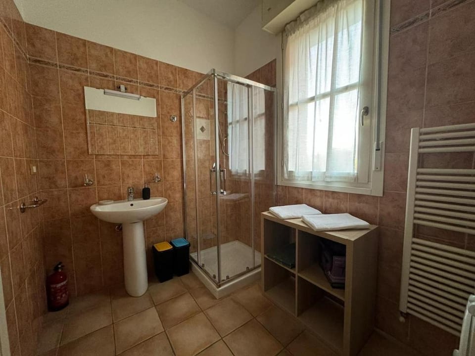 Domus Fiera Dossetti - Appartamento in fiera con parcheggio Apartment in Bologna