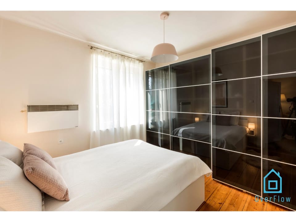 Mirror Room -15 Minutes to Gdańsk Old Town & Seaside Vacation rental in Gdansk