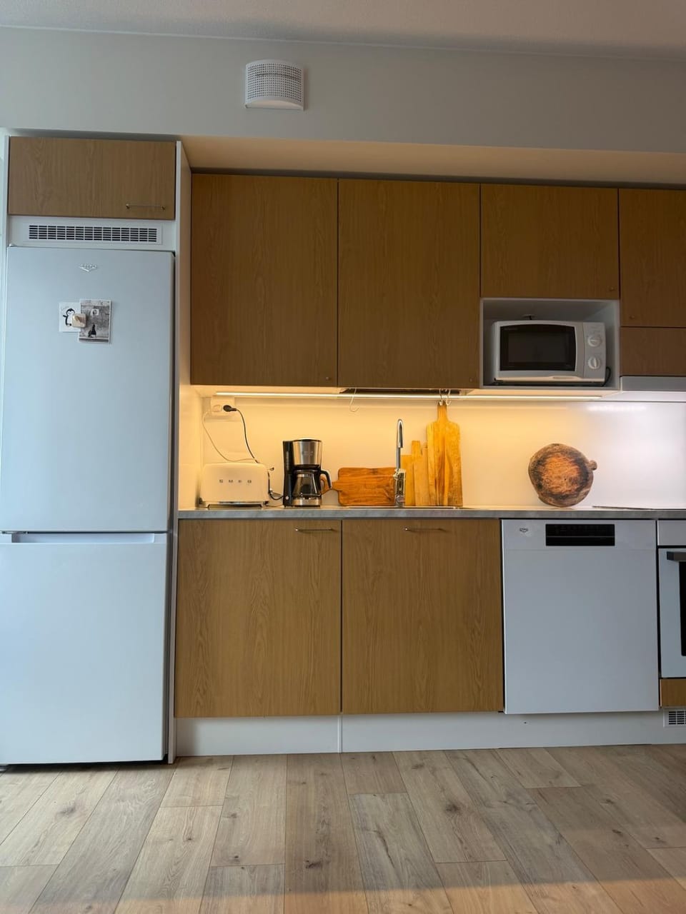 Coffee/tea facilities, Kitchen or kitchenette, stove, toaster