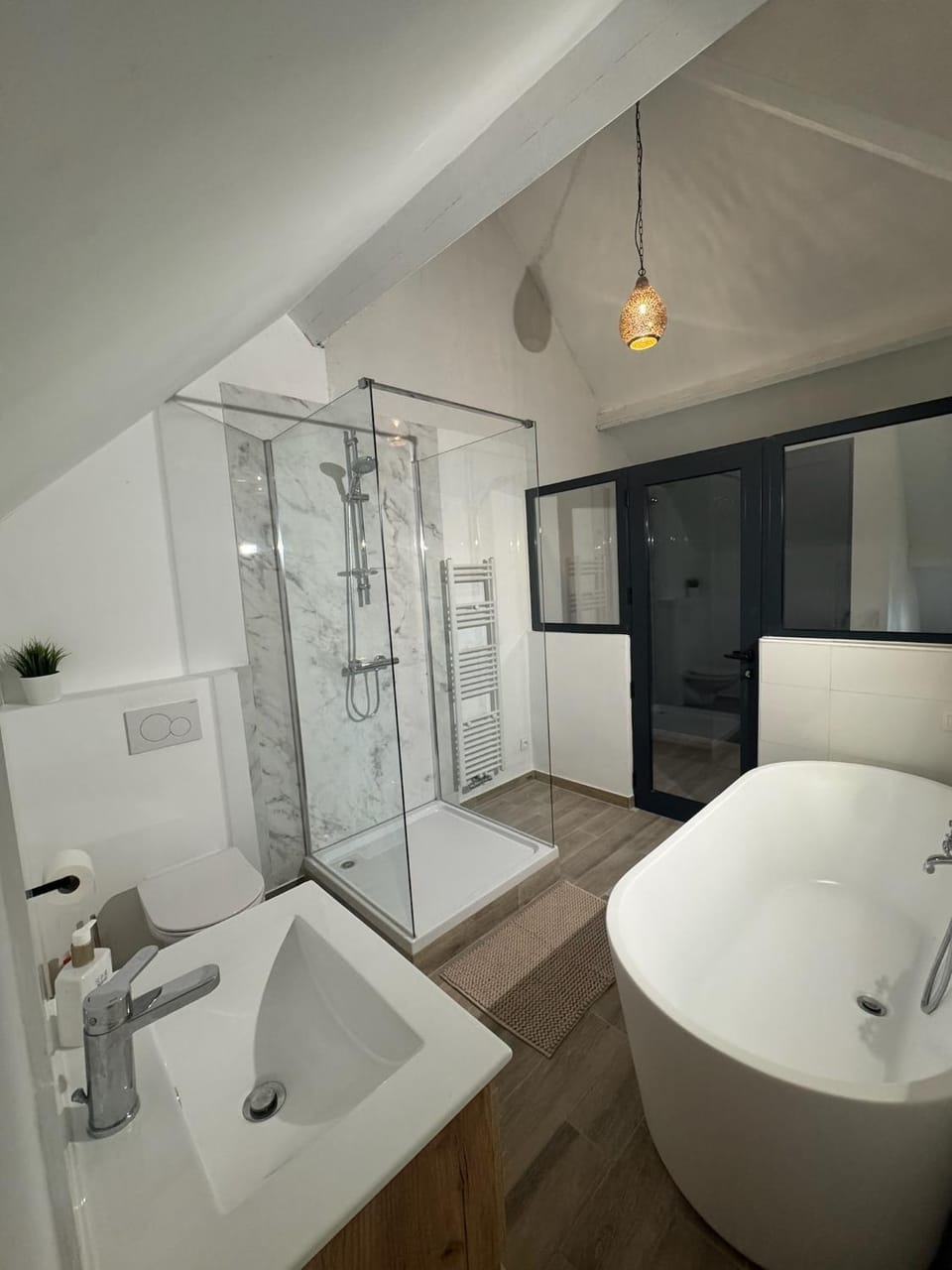Bathroom, Bath, towels