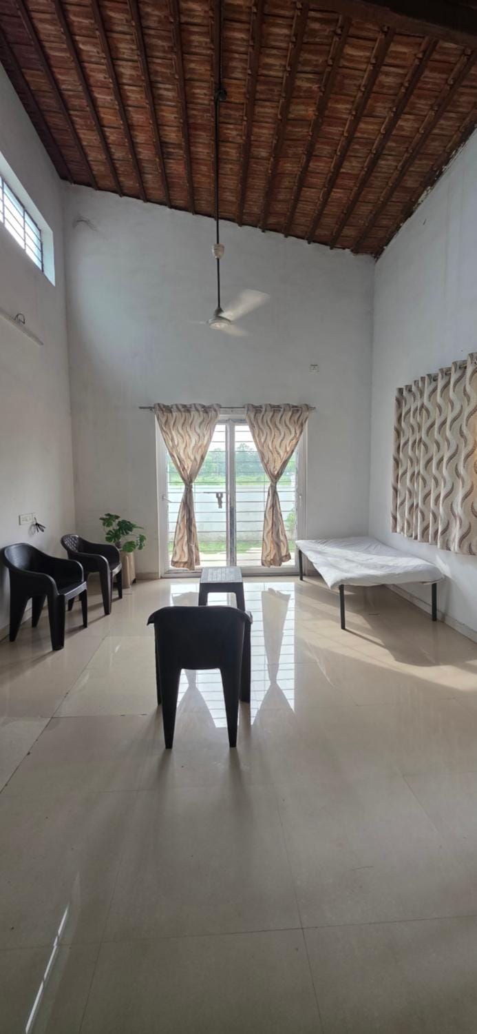 White House - Near Airport -Entire Villa Villa in Maharashtra