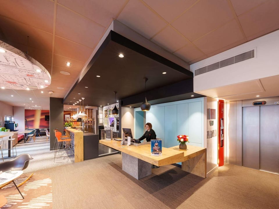 Property building, Lobby or reception
