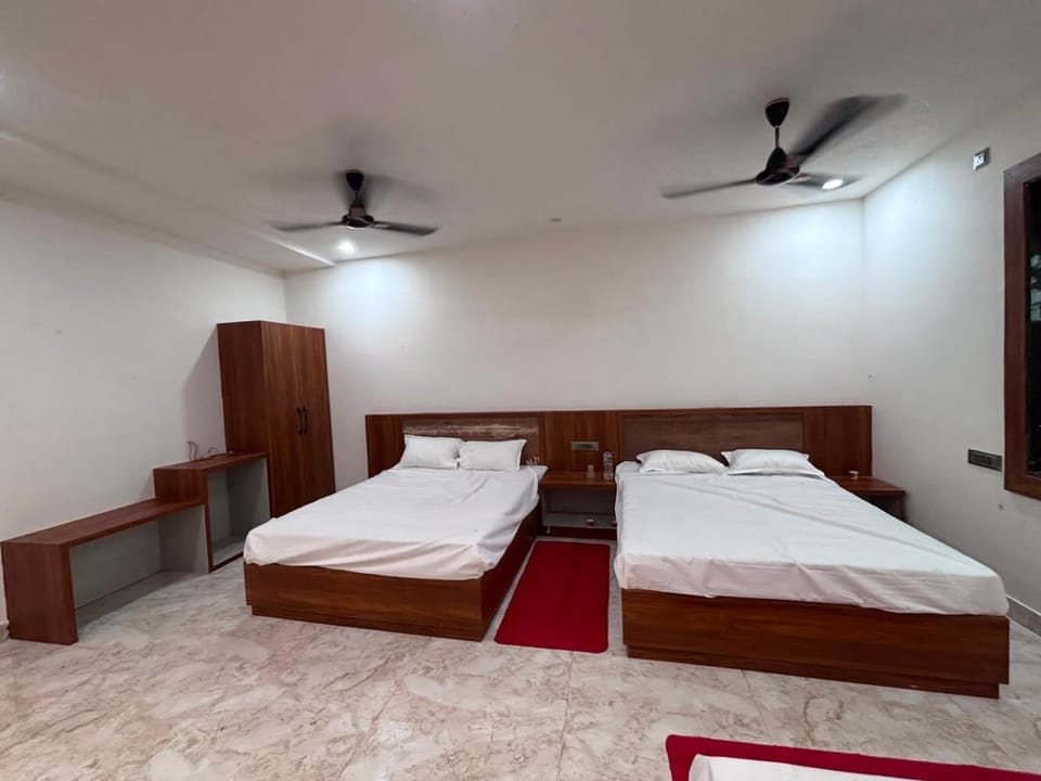 Hotel Rishabh Bed and Breakfast in Varanasi