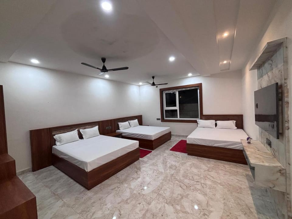 Hotel Rishabh Bed and Breakfast in Varanasi